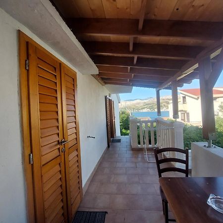 Studio Apartment Iva - 50 M From The Sea-Balcony باغ المظهر الخارجي الصورة