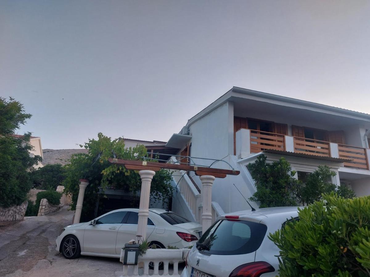 Studio Apartment Iva - 50 M From The Sea-Balcony باغ المظهر الخارجي الصورة