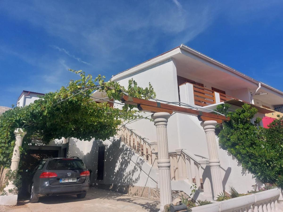 Studio Apartment Iva - 50 M From The Sea-Balcony باغ المظهر الخارجي الصورة
